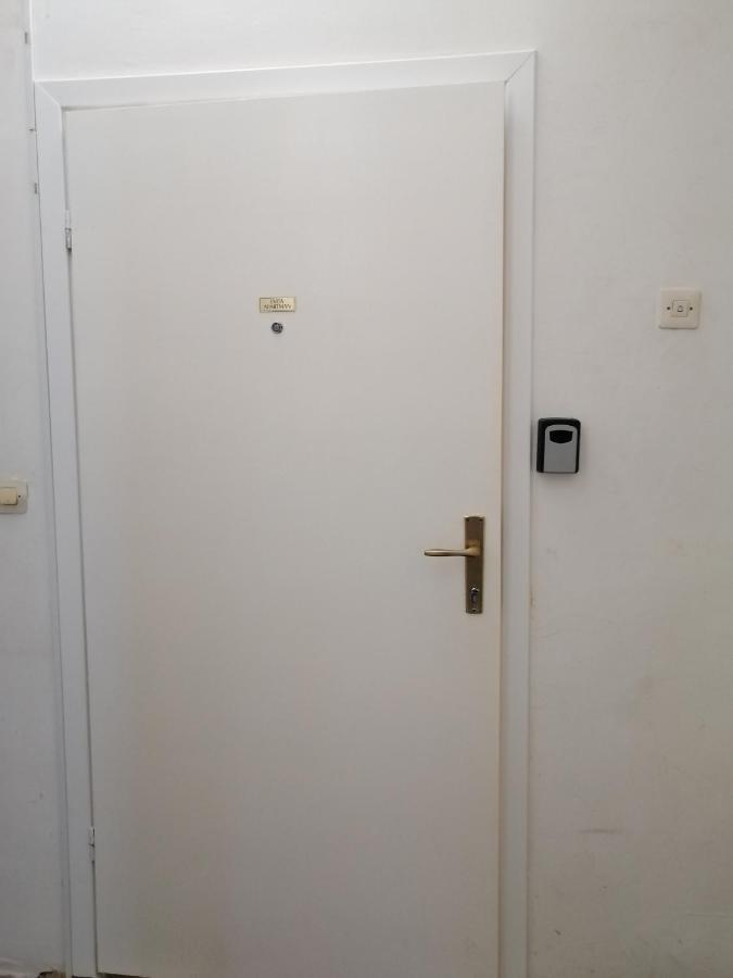 Evita Apartment Karlovac Esterno foto